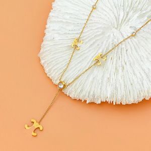 Luxe vergulde kettingontwerper met langketensontwerp modieus charmant meisje exclusieve ketting hoogwaardige parel inleg hoogwaardige ketting