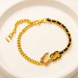 Pulsera de mujer chapada en oro de lujo Pulsera de regalo de diseñador original con caja Nueva aleación chapada en oro Pulsera de alta calidad Estilo de moda Regalo de joyería de boda de cumpleaños