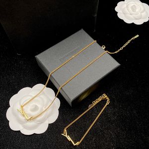 Luxe Or Bracelets Colliers Designer Bijoux Ensembles Femmes Mode Lettres Motif Chaîne Classique Bracelet Collier Bracelet Pour Homme 2022
