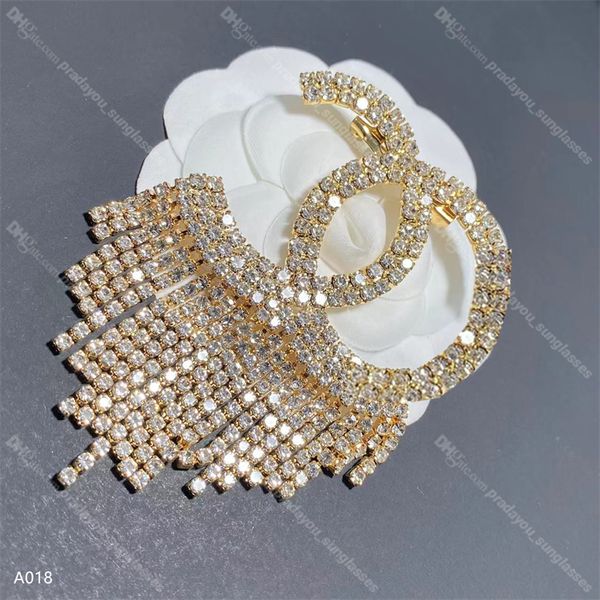 Broches à pampilles dorées de luxe, Double lettre en diamant, broches pour femmes, cadeau d'anniversaire, chemise, costume, manteau, pull, décoration