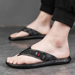 Luxe rasterpatroon slippers lederen ontwerper rubberen glijbaan sandaal slipper mannen zwart wit antislip grijze tandwiel bodems flip flops strandschoenen
