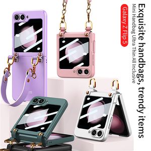 Luxe handtasontwerp Vogue telefoonhoes voor Samsung Galaxy Z Opvouwbare Flip4 Flip5 5G Duurzaam slank polsbandje Volledige beschermende zachte bumper Effen kleur Hybride opvouwbare schaal