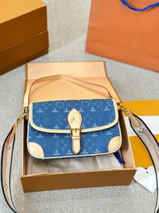 Luxury Handbag Top Designer Denim Diane Cowhide Underarm Baguette Baguette Womens Crossbody Purse Tous les