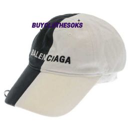 Chapeaux de luxe Caps créateurs de mode Femmes hommes Broidered Baseball Cap Blnciaga L 50/50 chapeau à deux tons chapeau noir / hite 656455 Condition A WL