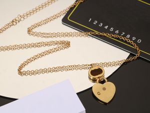 Luxe hart ketting Designerr vrouwen mannen dubbele letter retro vintage hanger ketting vergulde gouden ketting mannen ingelegd groen roze kristal modeontwerpers sieraden