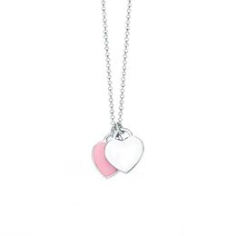 Collares colgantes de corazón de lujo Paquete de acero inoxidable para mujer Diseñadores de joyería de moda Hebras Pulsera de bule rosa y roja para mujer Regalo de aniversario Novia