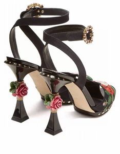 Pantoufles à talons de luxe chaussures de mode pour femmes talon rose sandales en cuir de 10,5 cm chaussures habillées femme talons hauts pompes fronde arrière bout pointu chaussures de mariage 35-42