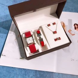 Luxe heremes gouden dameshorloge Vijfdelige set Topmerk 32 mm designer horloges Diamond Lady horloges voor dames Valentijnsdag Kerstmis Moederdag cadeau rood