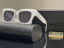 Luxury High Fashion Eye Care Popular Simple Men and Women Letters Designer Luxury 6010 Sunglasses Frame Mirror
