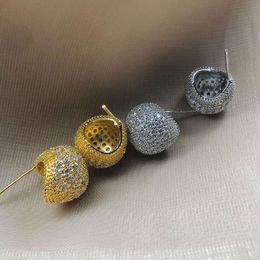 Boucles d'oreilles à balle à balle creux de luxe pour femmes en diamant complet rond plaqué zircon