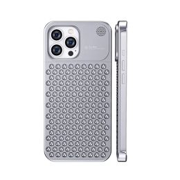 Luxe Hollow Out Out Aluminium Legering Vouge telefoonhoesje voor iPhone 15 14 13 12 Pro Max duurzaam stevige stijlvolle volledig beschermende aromatherapie Solid Metal Back Cover schokbestendig