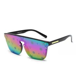 Luxury Hot Designer Sunglasses For Men Flower Lens Lograsses de soleil avec lettre de créateurs Lunettes de soleil Travelt Sunglass Black Grey Beach ADUMBRAL