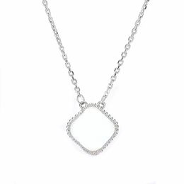 Luxury Inicial 4 Diseñador de collar de trébol de cuatro hojas para mujeres 1 Motif Flower Collares Onyx Mother of Pearl 18k Gold de acero inoxidable Joya de acero