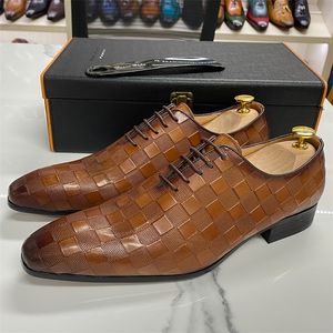Luxe Italiaanse Oxford Mens Dress Shoes Fashion Handmade Plaid Print Lace Up Black Wedding Office Shoes Formal Men Shoes Leather 220727