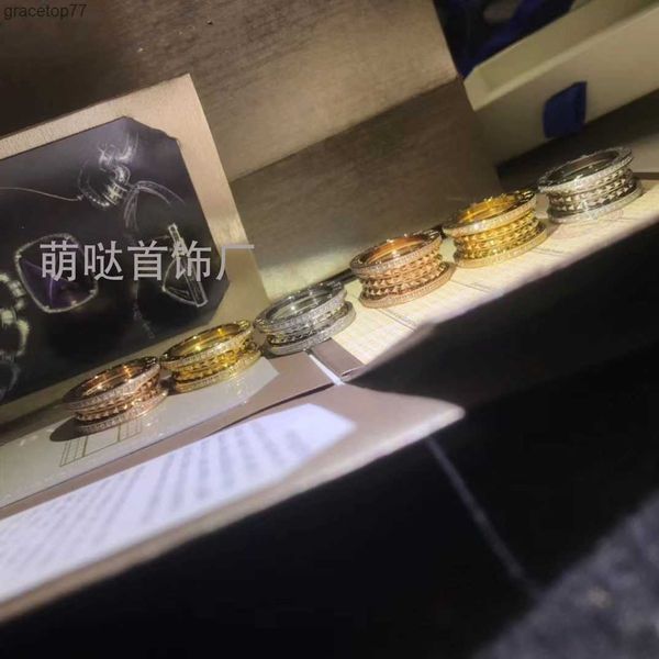 Bande de bijoux de luxe Nouveau Baojia V Gold Haute Edition Liuding Bord en céramique Printemps avec trois et deux anneaux Couple Bague droite Eaxr