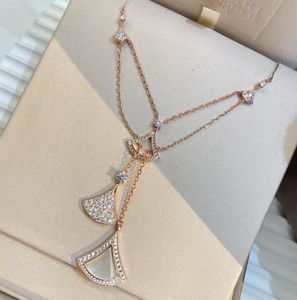 Luxe sieradenontwerper B Familie ketting klassieke waaiervormige diamantuitgesneden vijf rok ketting Fashion Party Birthday cadeau vrouw geen doos