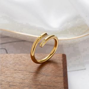 Luxe sieraden nagelring Designer Ring Men S Ring Classic Unisex manchet ring Titanium Gold vergulde mode -accessoires vervagen nooit niet allergisch liefdesring geschenk