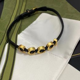 Bijoux de luxe colliers femmes colliers en cuir bijoux corde noire chaîne hip hop laiton lettres charme colliers