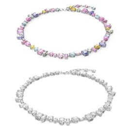 Joyería de lujo Collar de Swarovskis Collar de caramelo colorido y ligero que fluye para mujeres con elemento de golondrina Cadena de hueso de serpiente blanca de arco iris de cristal