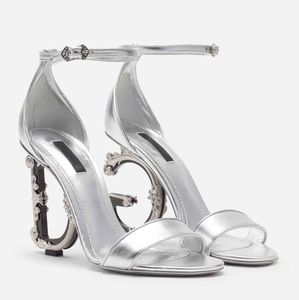 Luxe Keira Nappa Femmes Sandales Chaussures avec Baroque Dshape Talons Fête De Mariage Plaqué Or Carbone Dame Sexy Gladiateur Sandalias EU35-43