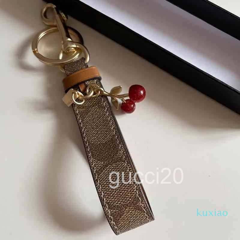 LLavero de lujo para mujer, llavero pequeño y bonito de cereza para mujer, soporte para bolso, adorno, colgante, accesorios, cadenas OTN6