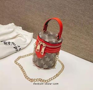 Luxe Kids Designer Bag PU Clutch Letter Print Dames Handtassen Dames Messenger Bags Mini Child Change Bucket Handtas Girl Gift