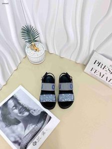 Luxe kindersandalen Blauw denim stoffen schoenbovenwerk babyschoentjes Kostprijs Maat 21-35 Inclusief box zomer hoge kwaliteit kinderpantoffels 24Mar