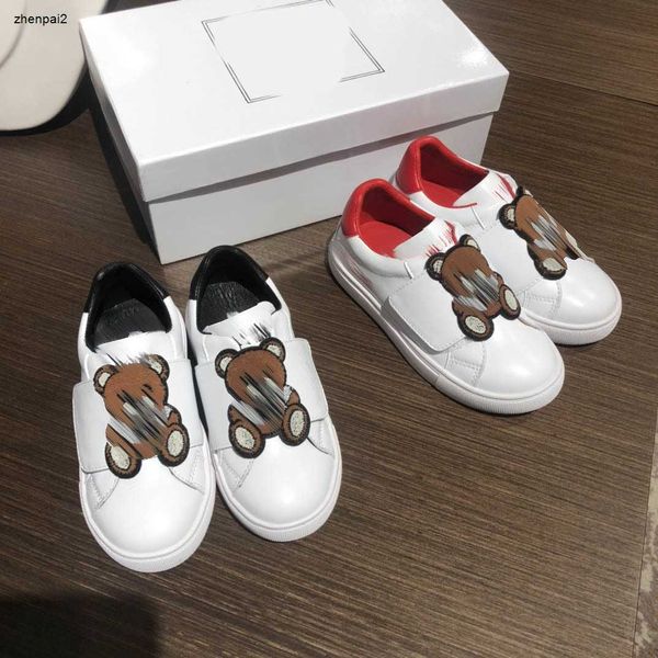 Luxury Kids Sneakers Bear Sticker Baby Shoes Taille 26-35 Boîte Protection Boucle Boucle Girls Chaussures Black Red Designer Boys Chaussures 24Pril