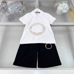 Luxe kinder trainingspakken Gouden ronde logo print T-shirt set babykleding Maat 120-170 CM designer POLO shirt en korte mouw met korte mouwen 24Mar