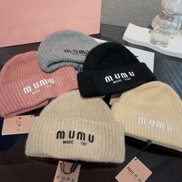 Marca de punto de lujo Cloches Diseñador Beanie Cap Men's y Women's Fit Hat Unisex 100% Cashmere Carta de ocio Moda al aire libre