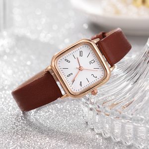 Luxe dames horloges Red Leather Riem Casual Business Women kijken sportkwarts polshorloges Digitale wijzerplaat klokken