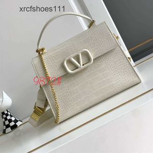 Luxe dame buckle Valenn high-end stijl product handtas lederen tas gekoppelde vsling dames napa stud runway officiële tassen licht krokodil patroon nieuw dd0c 3ywt