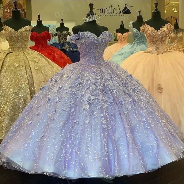 Vestidos de quinceañera de encaje de lavanda de lujo Flores hechas a mano fuera del hombro Tren de barrido Apliques florales Dulce 16 Fiesta de cumpleaños de niñas Vestido de fiesta de celebridades