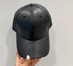 Casquette de baseball en cuir de luxe pour les hommes femmes de chapeaux de créateur cool casquette Unisexe Solid Full Logo Farte Farm Toivas avec des boules de balle pour hommes