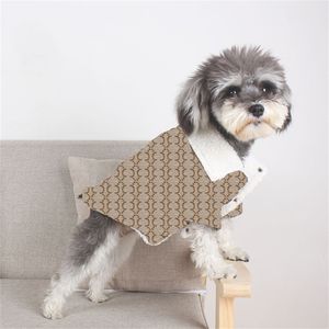 Lettre de luxe Chevale d'animal de compagnie automne hiver hiver veste chaude veste coton rembourré rembourré extérieur vêtement vêtements bouledog schnauzer bichon