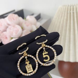 Luxe Lettre Stud Charm Dangle Longues Boucles D'oreilles Créateur De Mode 18k Bijoux Plaqué Or Classique Senior Logo Jeunes Couple Famille Cadeau