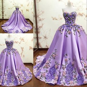 Luxe licht paars baljurk quinceanera jurken 3D-floral appliques bloem kant formele prom jurken sweetheart mouwloze lange feestjurk