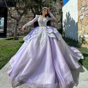 Luxe Lilas Violet Princesse Robe De Bal Quinceanera Robes Appliques Dentelle Strass De Luxe À Manches Longues Robes De 15 Anos