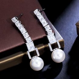 Luxe Long Stud Charm Diamond Designer oorbel voor vrouw sieraden Wit Imitatie Pearl AAA Cubic Zirconia Koper Zilveren Bruidsoorbellen voor bruiloftsbetrokkenheid
