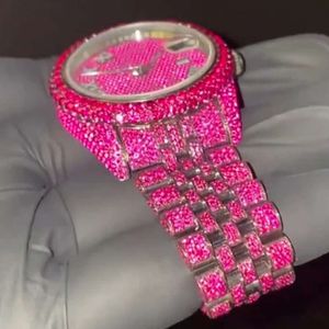 Luxury à la recherche entièrement Iced Out for Men Woman Top Craftsmail Unique et cher Mosang Diamond 1 1 5A Montres pour Hip Hop Industrial Luxurious 1731