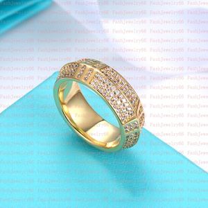 Luxury Love Gold Ring Men's Designer Ring Design Simple 18 K Ring Women's Classic's Classic Wide Diamond Bijoux de la Saint-Valentin avec boîte