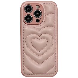 Luxe Love Heart Down Jacket telefoonhoesje voor iPhone 15 14 13 12 Promax 11 Lens Protection Bumper Puffer Cover Soft Silicon Shell