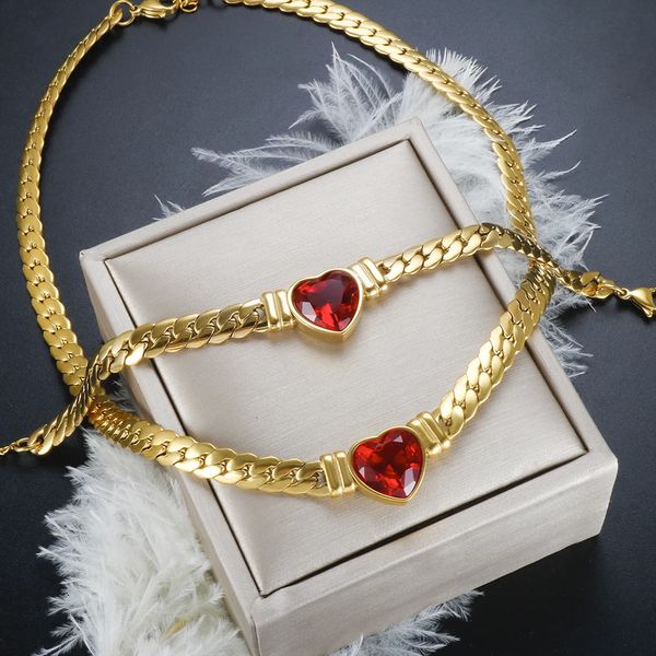 Luxury Love Heart Zircon Collier Bracelet Bijoux de chaîne cubaine Dubaï Ensemble pour les femmes en acier inoxydable imperméable 18 K Gold plaqué 240125