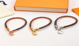 Luxury Love Pendant Charm Bracelets Designer Leigner Lettres Bracelet Bracelet Rose Gold Bangles pour couple Bijoux en titane acier avec tampons4881425