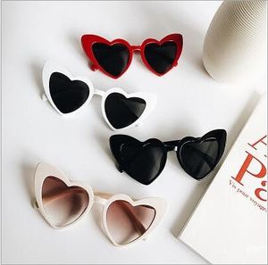 Luxe liefde zonnebril mode populaire hart frame UV-bescherming lens brillen zomer liefde strand eyewear klassieke kikker zon glas tlzyq1250