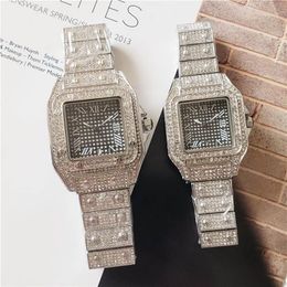 Luxury minnaars vierkante polshorloges met volledige diamant mannen dames ontwerper kijkt koppels vol ijs uit horloge voor Romeins nummer uur m214Z