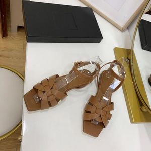Luxe halfhoge hak sandaal pantoffels dames rundleer buitenzool frosted grain serie met een twist vlecht