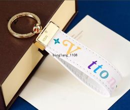 Luxe mannen Buckle Leather Pu Leather Keychain Business Gift Leather Key Chain Men Women Car Key Strap Taille Wallet Designer Keychains Echtilormoon