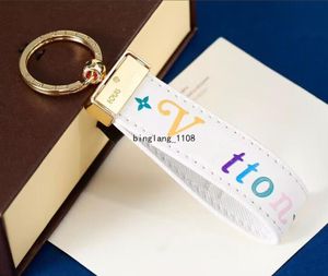 Luxe mannen Buckle Leather Pu Leather Keychain Business Gift Leather Key Chain Men Women Car Key Strap Taille Wallet Designer Keychains Husband Sailormoon