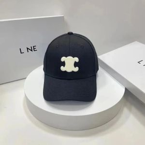 Men de luxe Designer Hat Femmes Femmes de baseball brodées Casquette d'été féminine en gros